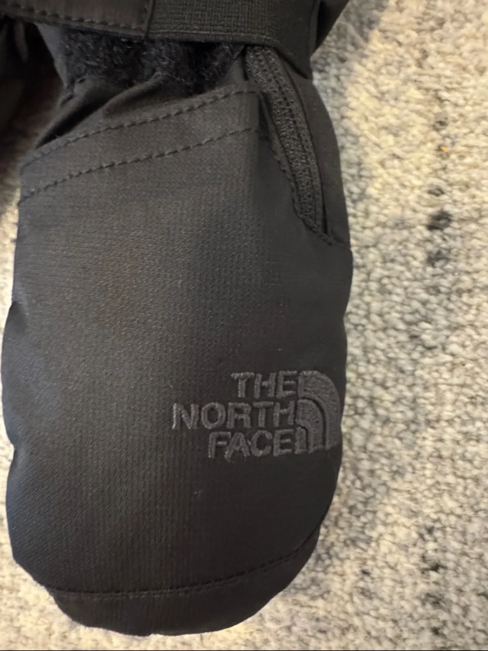 The North Face youth Black DryVent Mittens size 3T